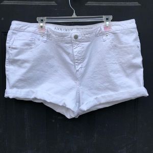 AVA & VIV Women’s Size 22 White Jean Shorts
